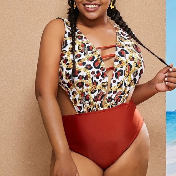 NEW| Plus Size Cut-Out One Piece - Picture 3 of 4